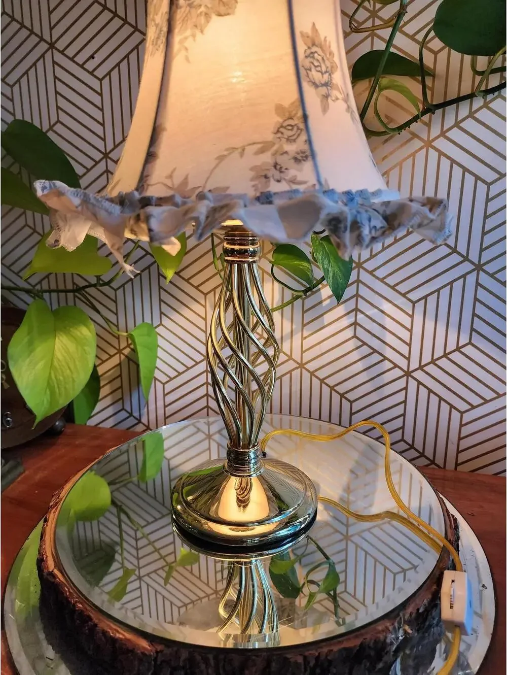 Vintage Gold Twisted Brass Accent Lamp 17